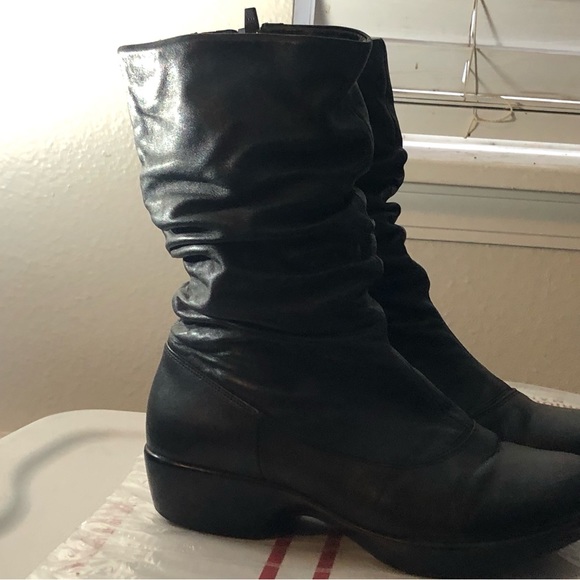 Dansko Women's Black Suede 2 1/2" Full Zip heel Boots size 8 USA 39 Euro - Picture 2 of 9